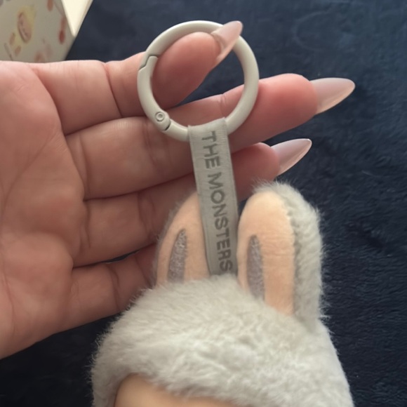 Labubu (HeHe) - Picture 4 of 5